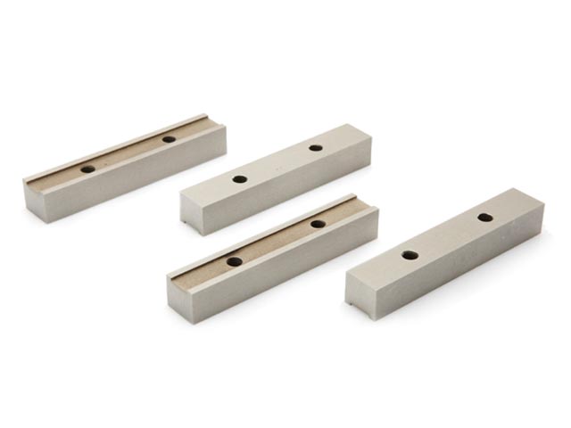 Patins de guides en acier trempé avec dureté spécifique (ici, patin de guides SD en acier avec dureté spécifique)